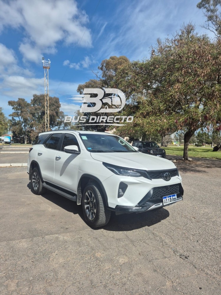 Toyota HILUX SW4 5P 2,8 Diesel Srx 4X4 6AT 7a Har 2025 — foto 5